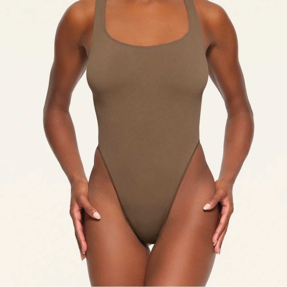 Skims Bodysuit Thong S/M